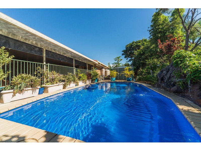 13 Village Way, Oxenford QLD 4210