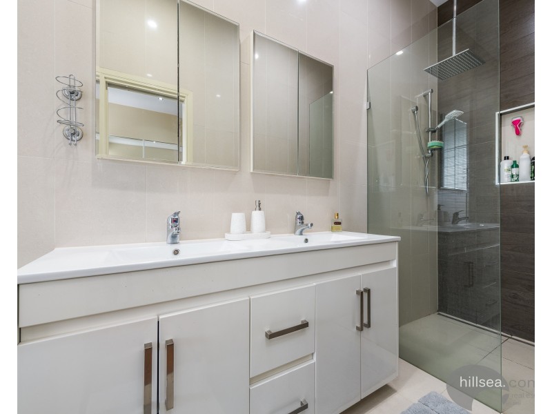 40 Tamworth Drive, Helensvale QLD 4212