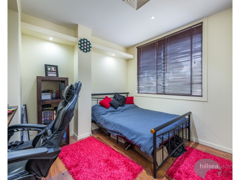 40 Tamworth Drive, Helensvale QLD 4212