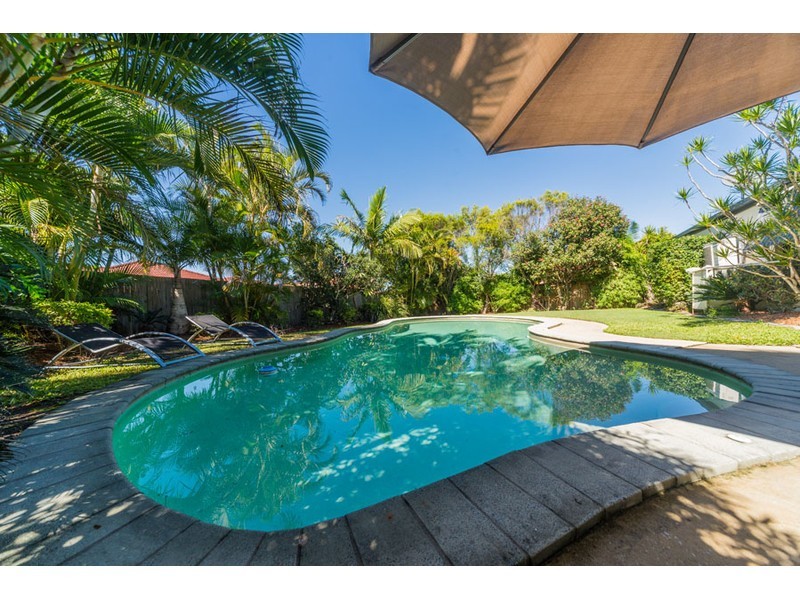 6 Urangan Court, Helensvale QLD 4212