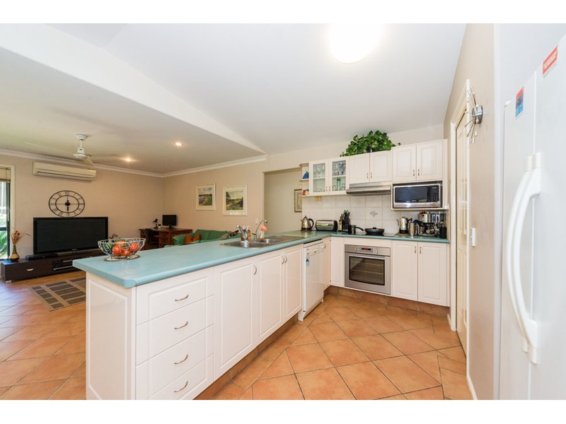 6 Urangan Court, Helensvale QLD 4212