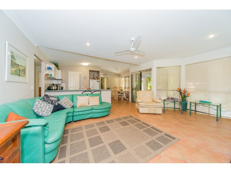 6 Urangan Court, Helensvale QLD 4212