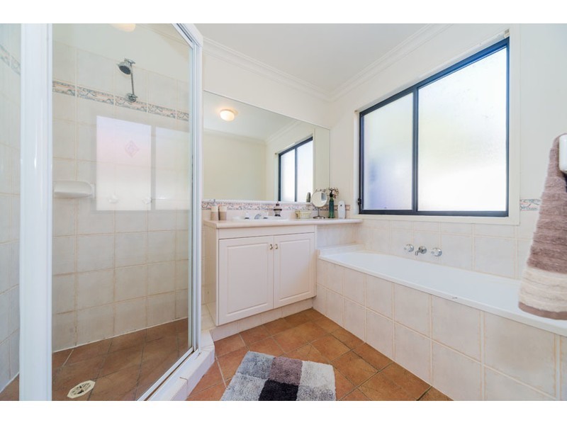 6 Urangan Court, Helensvale QLD 4212