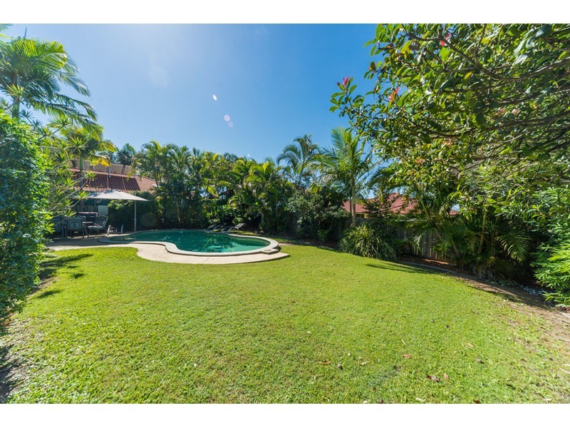 6 Urangan Court, Helensvale QLD 4212