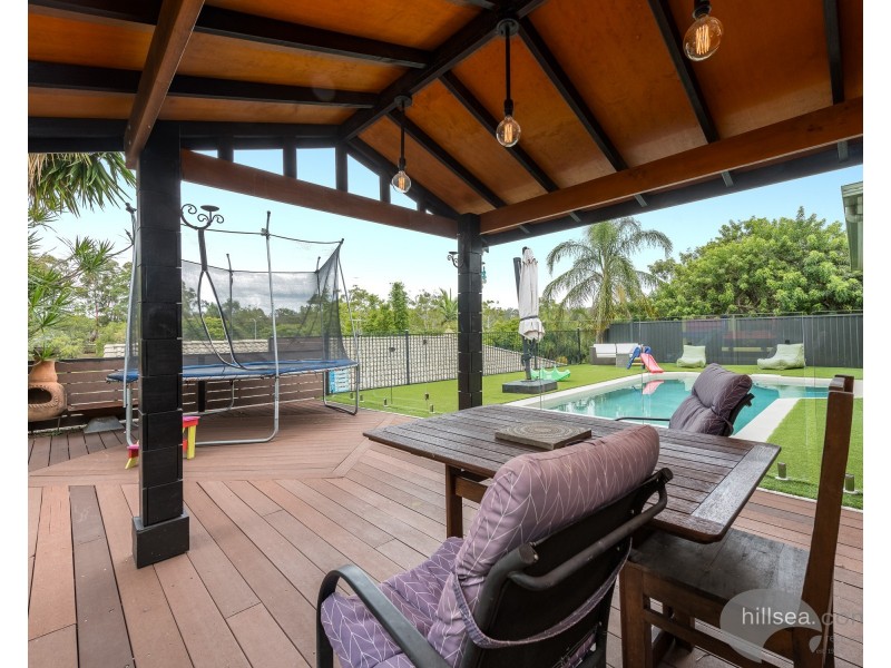 6 Ridgevale Drive, Helensvale QLD 4212