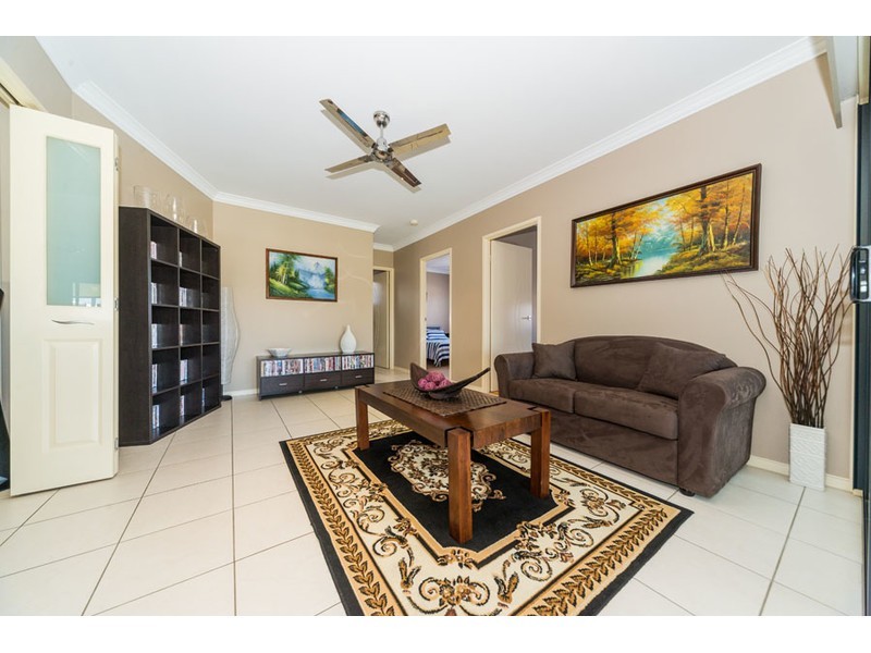 9 St Maarten Crescent, Oxenford QLD 4210