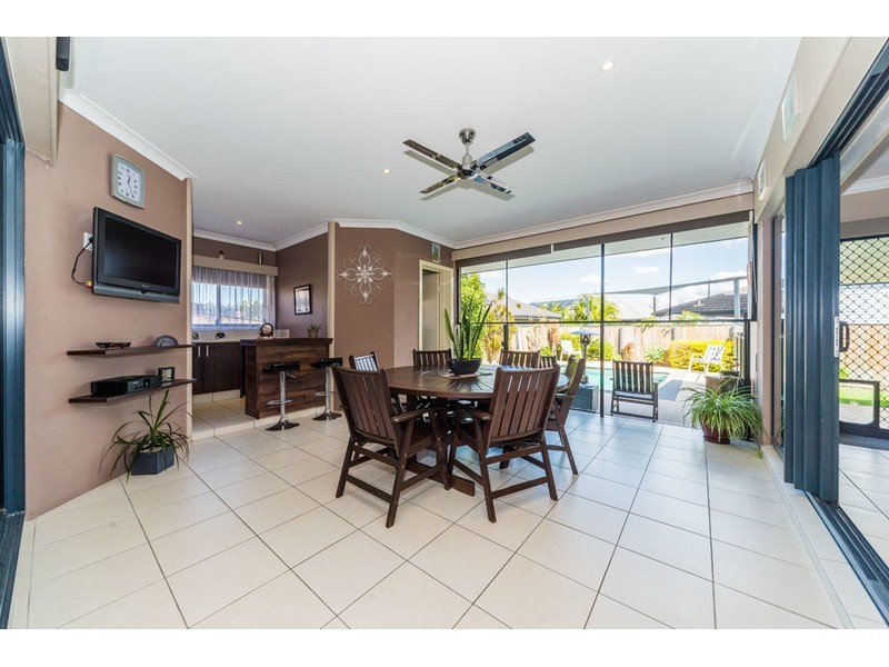 9 St Maarten Crescent, Oxenford QLD 4210