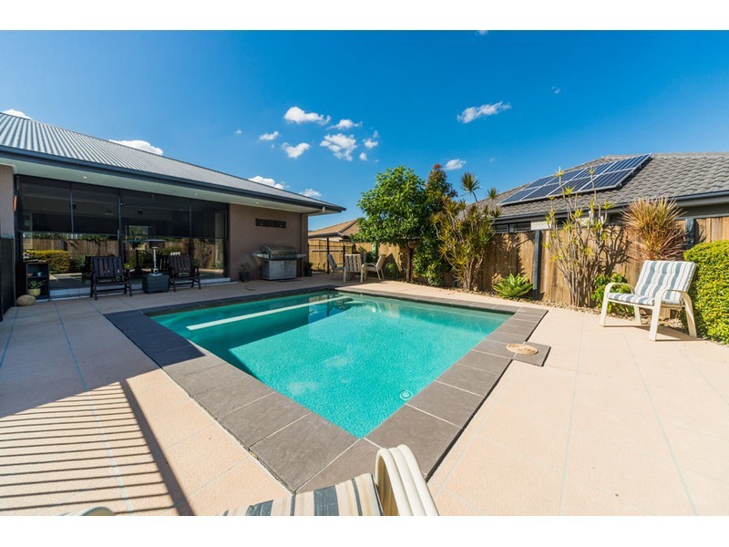 9 St Maarten Crescent, Oxenford QLD 4210