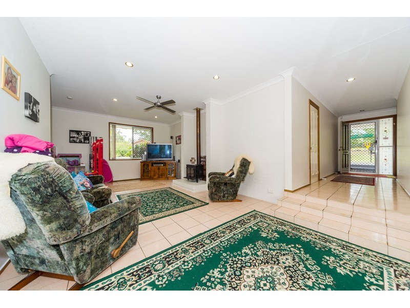 37 Parkes Drive, Helensvale QLD 4212