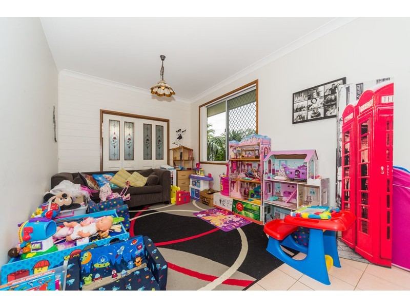 37 Parkes Drive, Helensvale QLD 4212