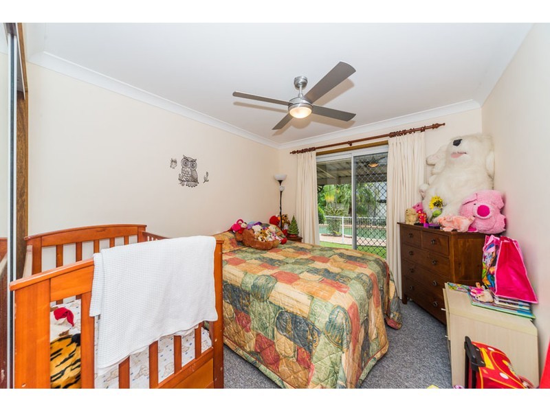 37 Parkes Drive, Helensvale QLD 4212