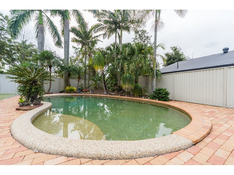 37 Parkes Drive, Helensvale QLD 4212