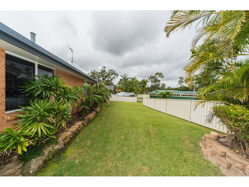 37 Parkes Drive, Helensvale QLD 4212
