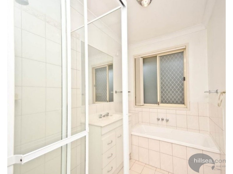 17 Trade Winds Drive, Helensvale QLD 4212