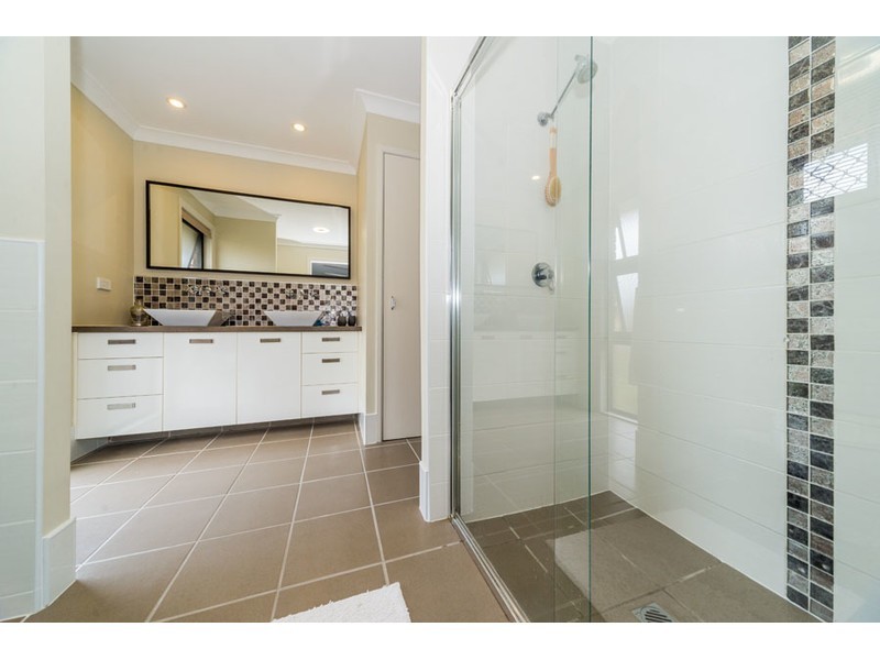 2 Picola Place, Helensvale QLD 4212