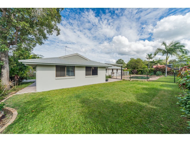 2 Picola Place, Helensvale QLD 4212