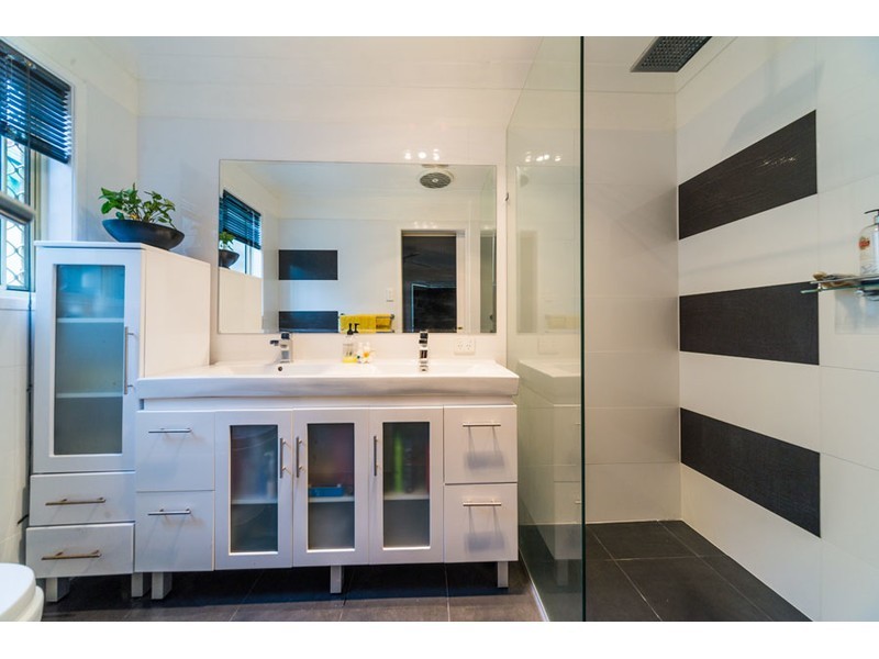 28 Sidney Nolan Drive, Coombabah QLD 4216