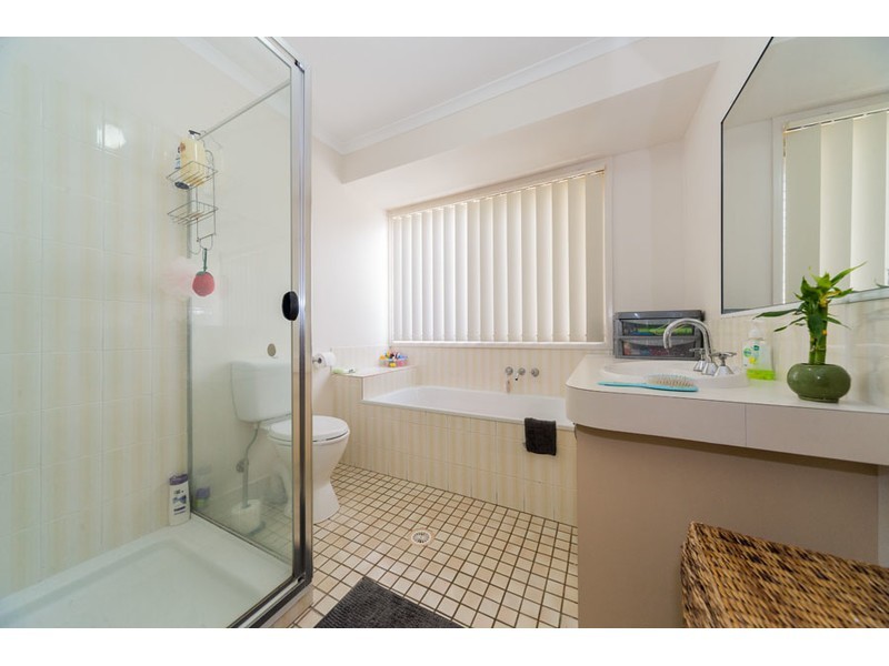 5 Boonah Court, Helensvale QLD 4212