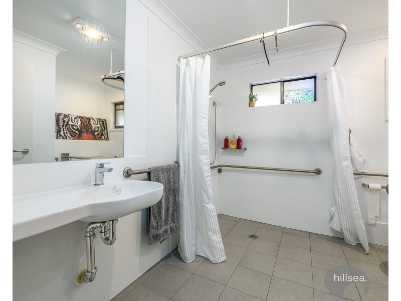 19 Narooma Place, Helensvale QLD 4212