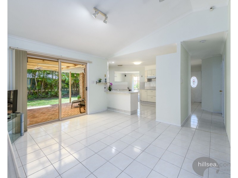 16 Whyalla Court, Helensvale QLD 4212