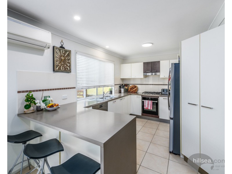 10 Silver Dawn  Crescent, Oxenford QLD 4210