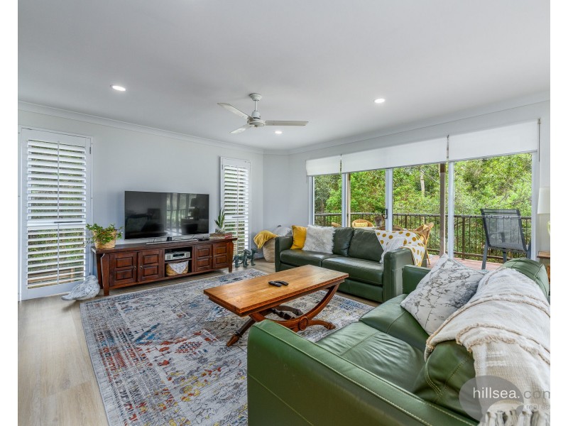 10 Silver Dawn  Crescent, Oxenford QLD 4210