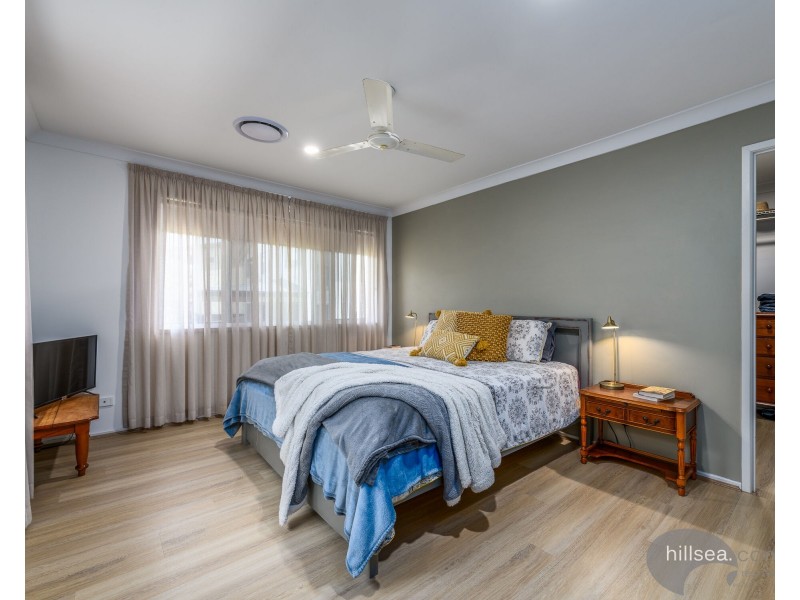 10 Silver Dawn  Crescent, Oxenford QLD 4210