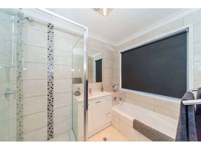 20 Catani Place, Helensvale QLD 4212