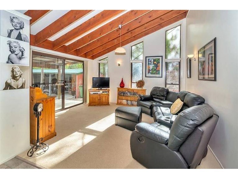 4 Woodside Place, Helensvale QLD 4212