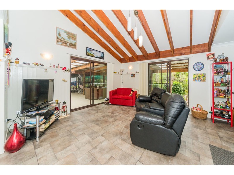 4 Woodside Place, Helensvale QLD 4212