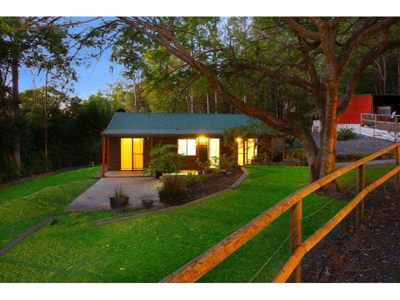 4 Woodside Place, Helensvale QLD 4212