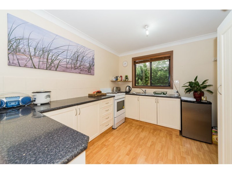 4 Woodside Place, Helensvale QLD 4212