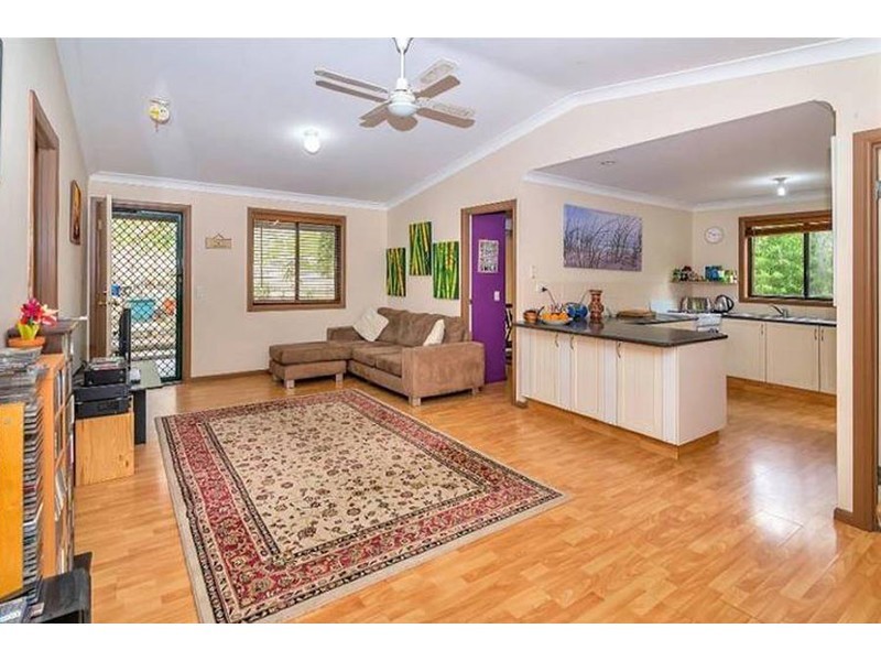 4 Woodside Place, Helensvale QLD 4212