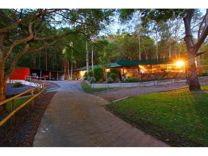 4 Woodside Place, Helensvale QLD 4212