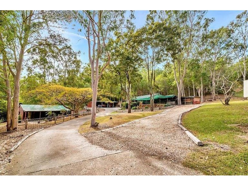 4 Woodside Place, Helensvale QLD 4212