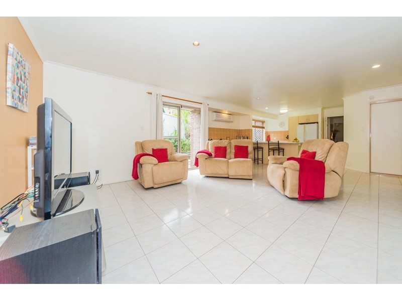 15 Penrith Court, Helensvale QLD 4212