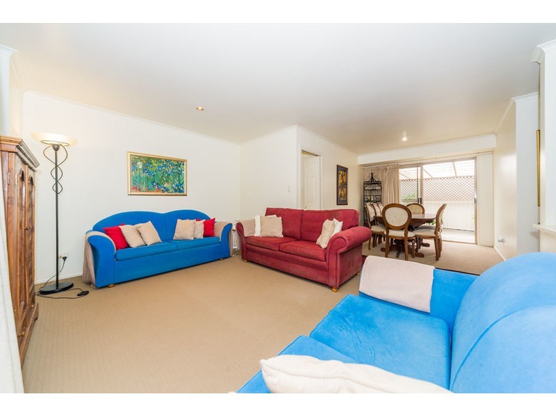 15 Penrith Court, Helensvale QLD 4212