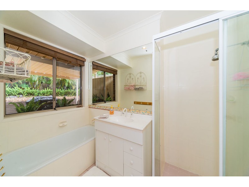 15 Penrith Court, Helensvale QLD 4212