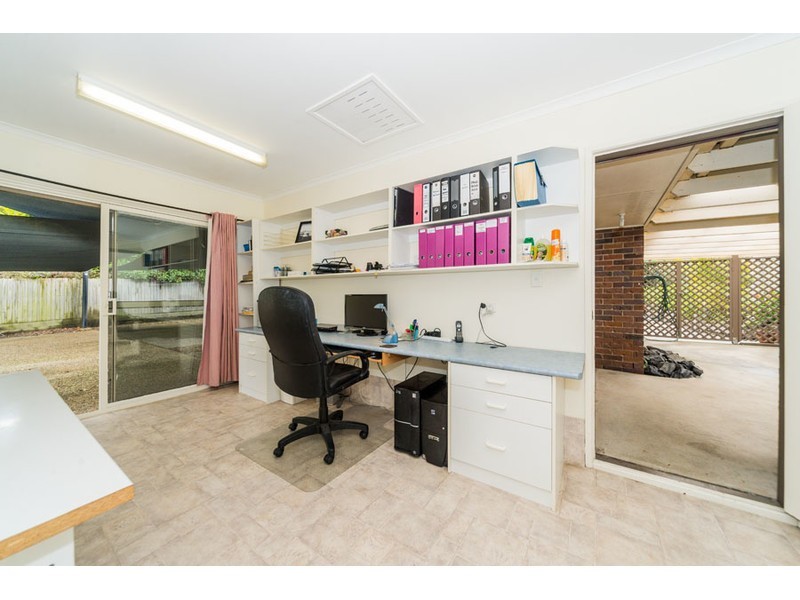 15 Penrith Court, Helensvale QLD 4212