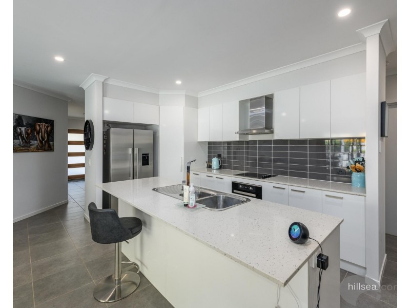 10 Alba Court, Maudsland QLD 4210