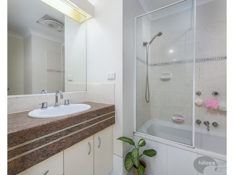 18/2 Doyalson Place, Helensvale QLD 4212