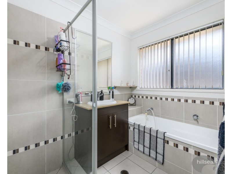 74 Wunburra Circle, Pacific Pines QLD 4211