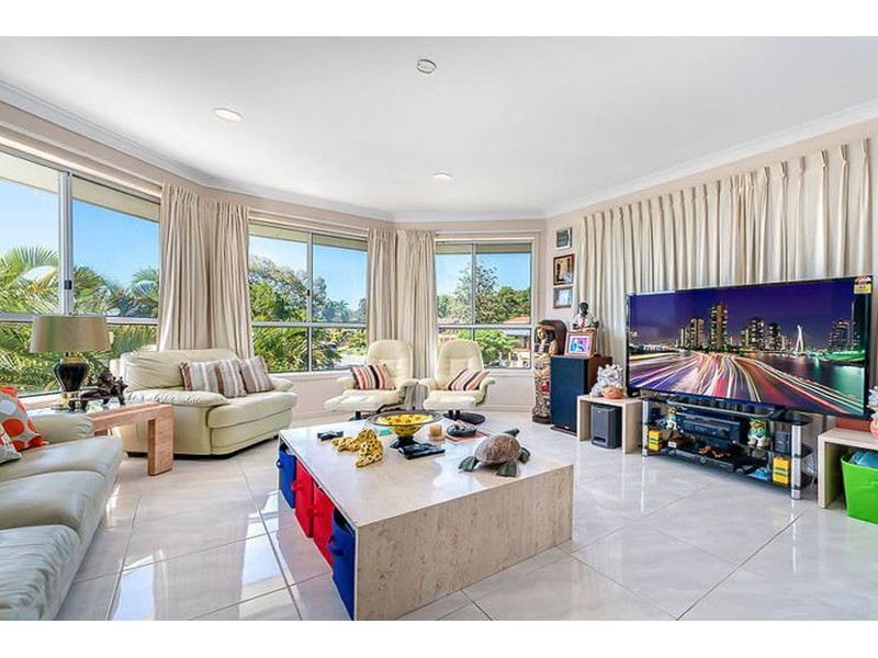 2 Camelot Crescent, Hollywell QLD 4216