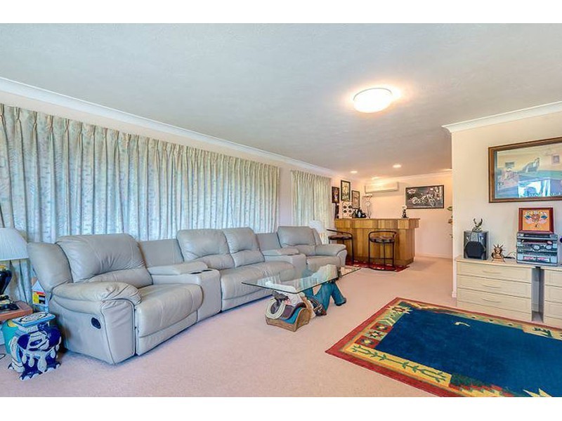 2 Camelot Crescent, Hollywell QLD 4216