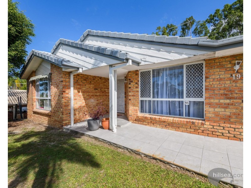 19 Penrith Court, Helensvale QLD 4212