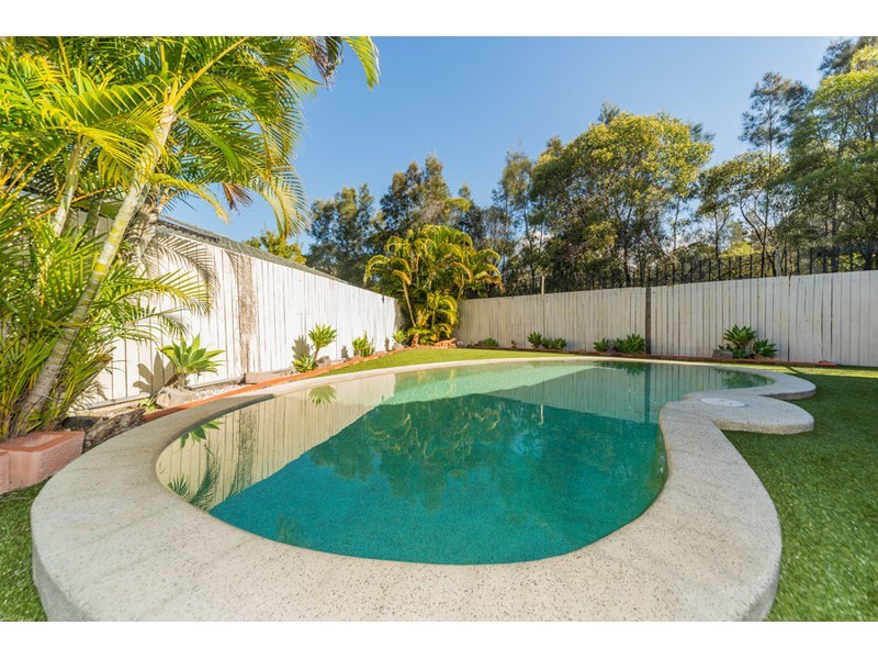 4 Rosswood Court, Helensvale QLD 4212