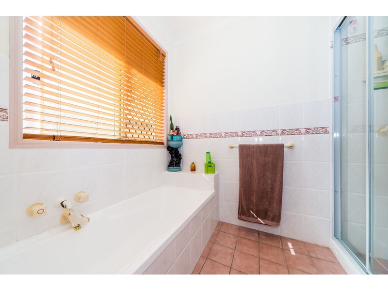 4 Rosswood Court, Helensvale QLD 4212