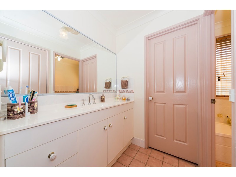 4 Rosswood Court, Helensvale QLD 4212