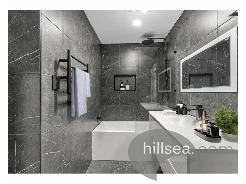 37 River Oak Drive, Helensvale QLD 4212