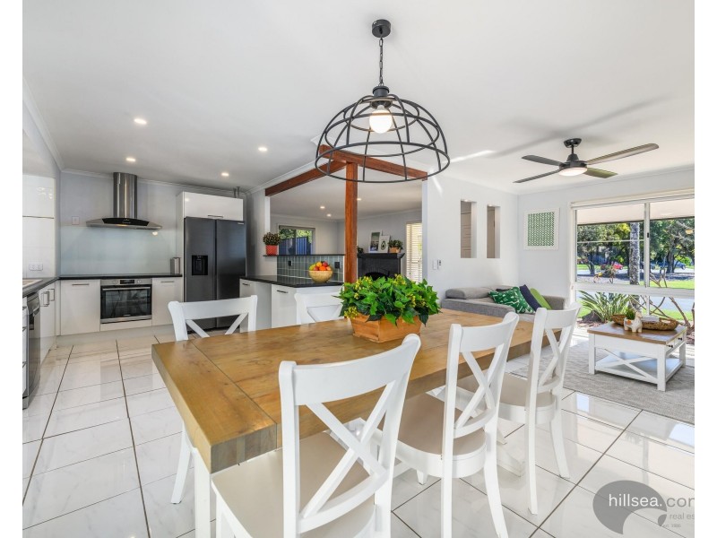 1 Loxton Court, Helensvale QLD 4212